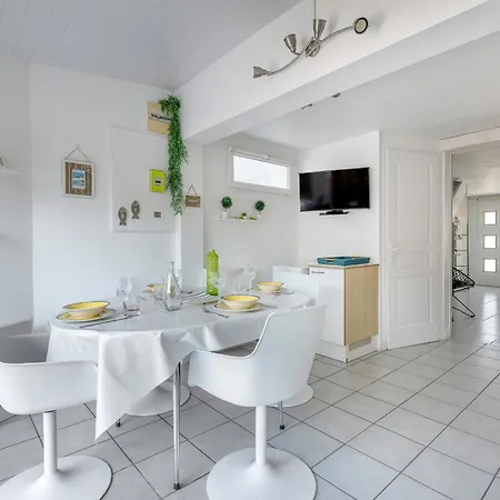 펜션 Vue Mer, A 50m, Maison Pour 4 *