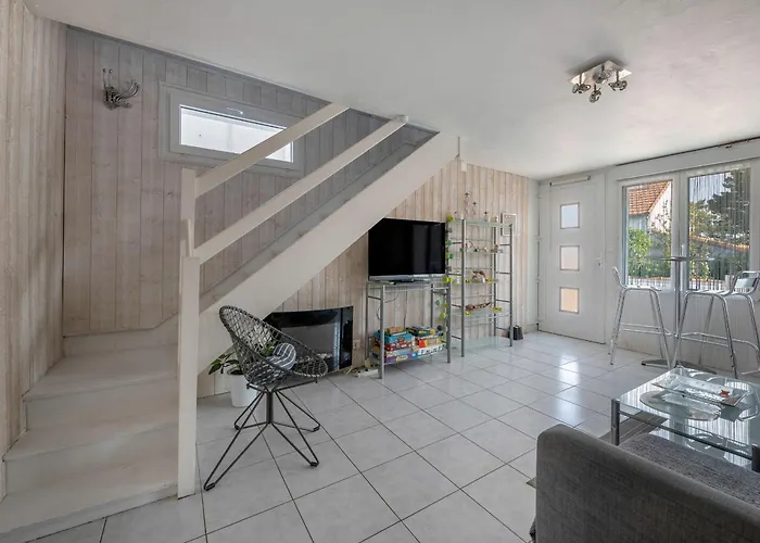 Vakantiehuis Vue Mer, A 50m, Maison Pour 4 *